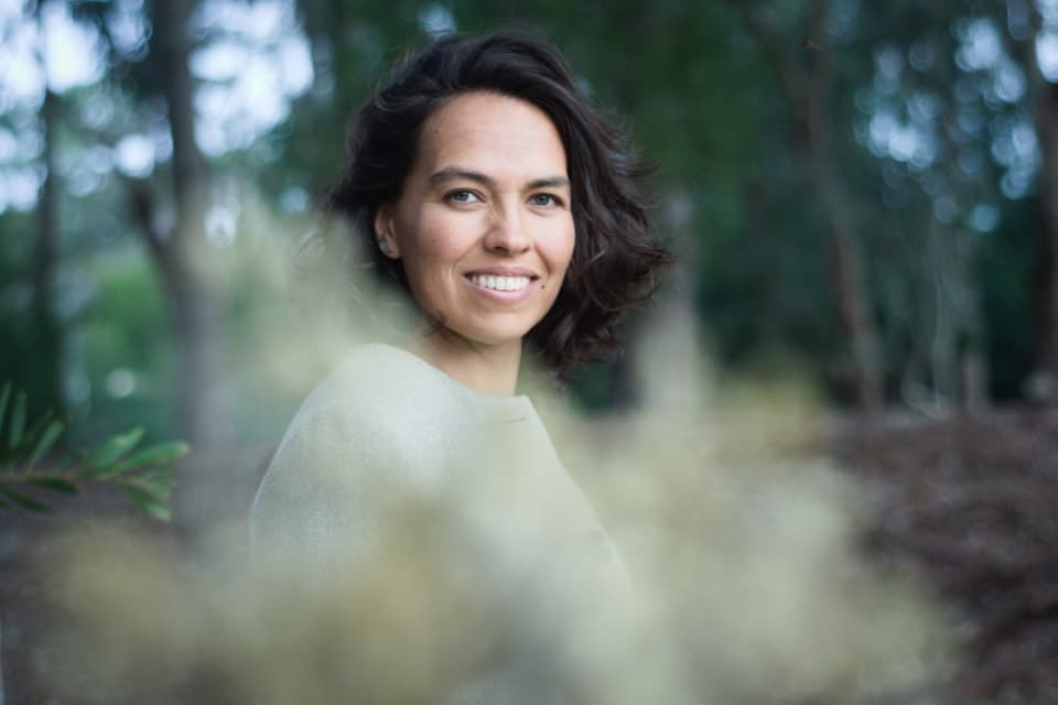 Caroluz entre la vegetación